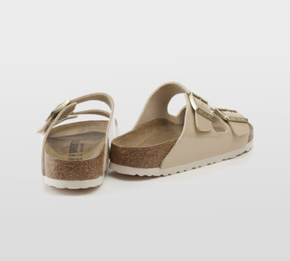 BIRKENSTOCK UNISEX CIABATTA ANATOMICA ARIZONA 2 FASCE VERNICE SABBIA 35, 36, 37-2, 38-2, 39-2, 40, 41-2 immagine n. 4/5