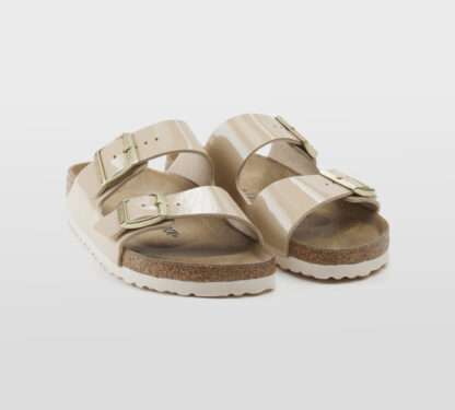 BIRKENSTOCK UNISEX CIABATTA ANATOMICA ARIZONA 2 FASCE VERNICE SABBIA 35, 36, 37-2, 38-2, 39-2, 40, 41-2 immagine n. 3/5